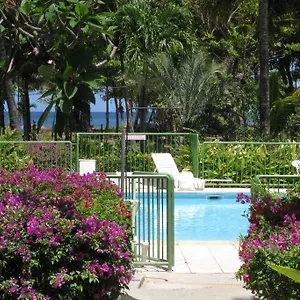 fleurs-des-iles-deshaies.comcaribbean.com/
